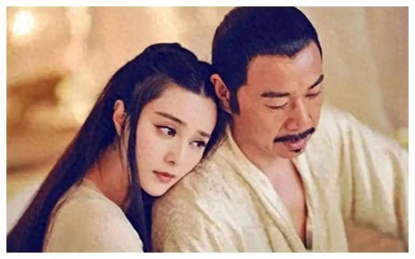 古代被翻牌子的妃子，第二日为何要别人搀扶？老太监笑着说出实情